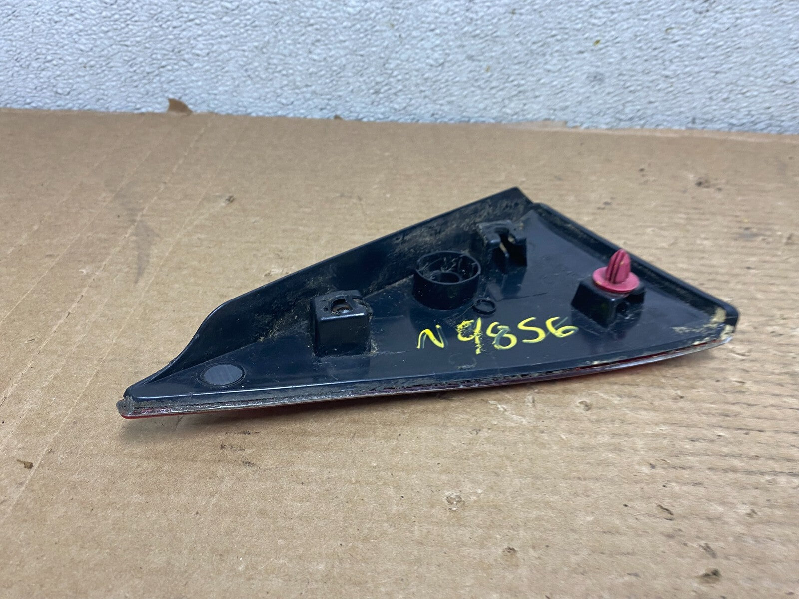 2006-2008 Mitsubishi Endeavor Right Passenger Side Inner Tail Light N9856 DW3
