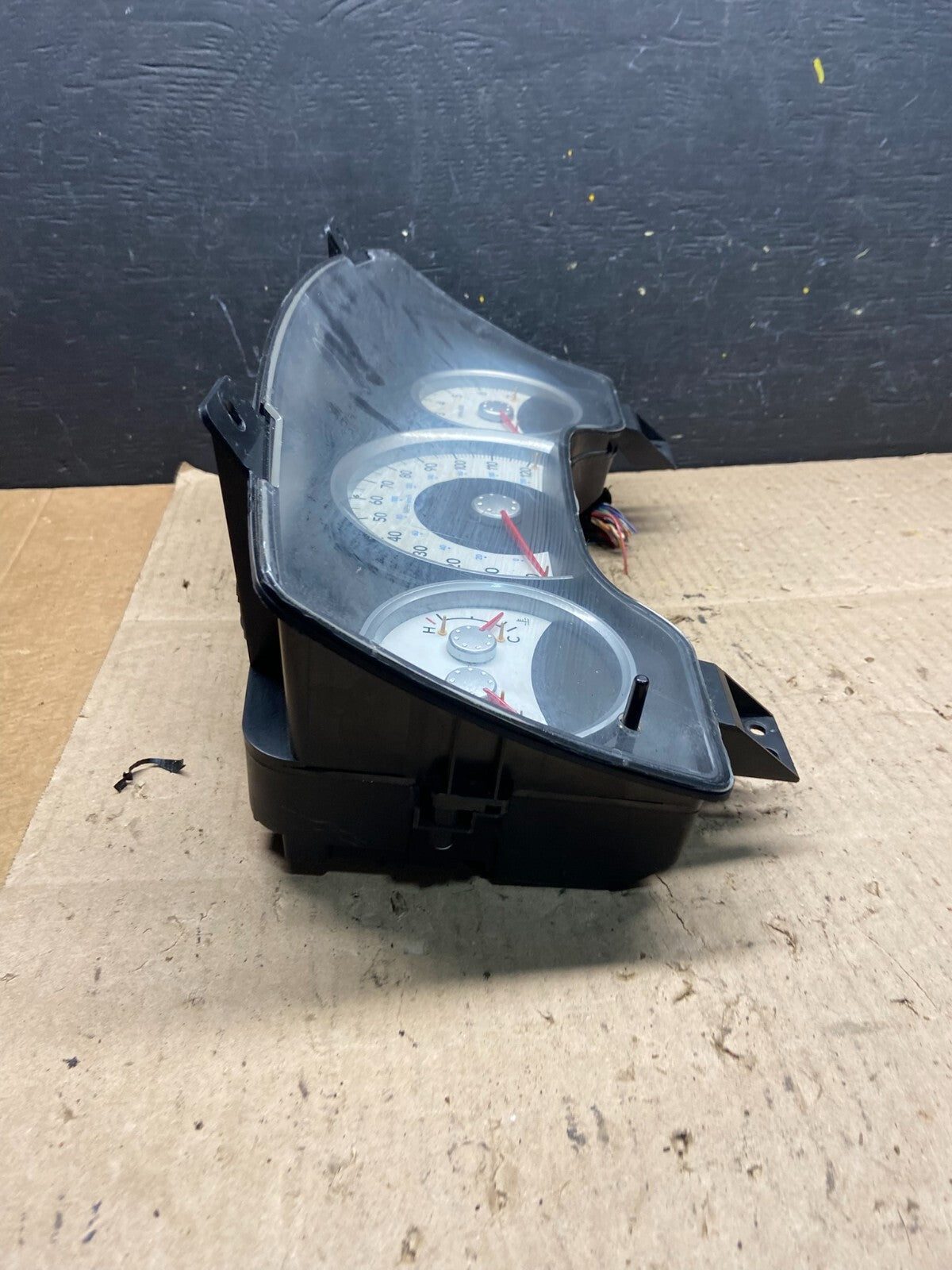 2005 to 2008 Dodge Dakota Speedometer Instrument Cluster Gauges L18111