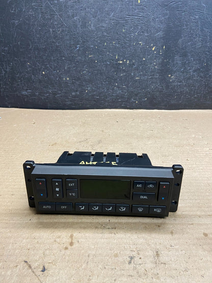 2003 to 2006 Lincoln Town Car Climate Control Panel AH3775 DG0