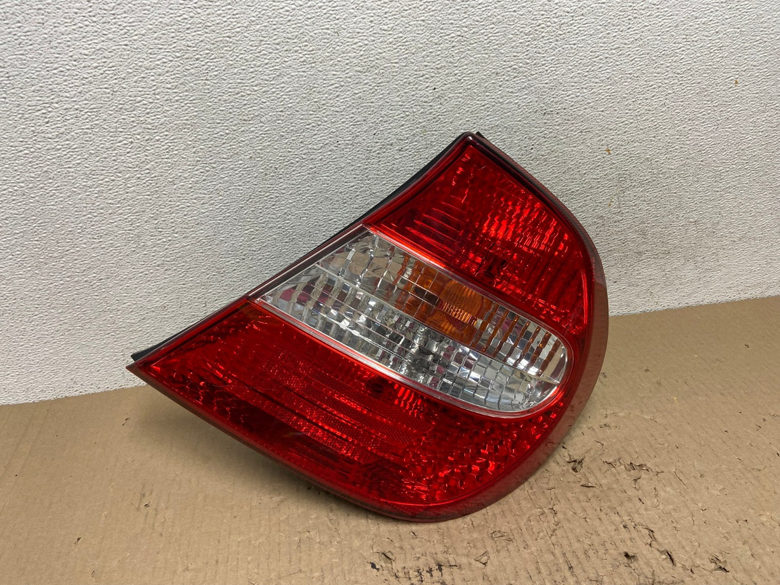 2002 2003 2004 Toyota Camry Tail Light Right Passenger Rh Side AF2934 LK0