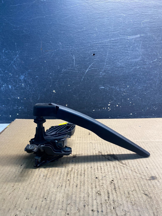 2011 to 2019 Ford Explorer Rear Windshield Wiper Motor OEM z4773 DG0