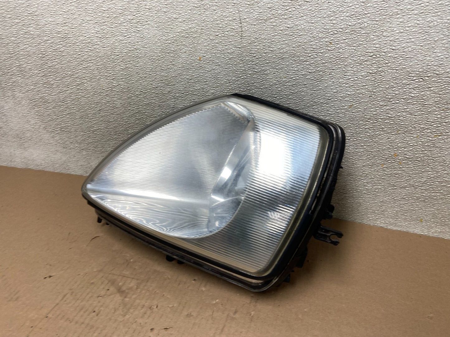 2000 - 2005 Mitsubishi Eclipse Right Passenger RH Side Headlight AB5909 DW1