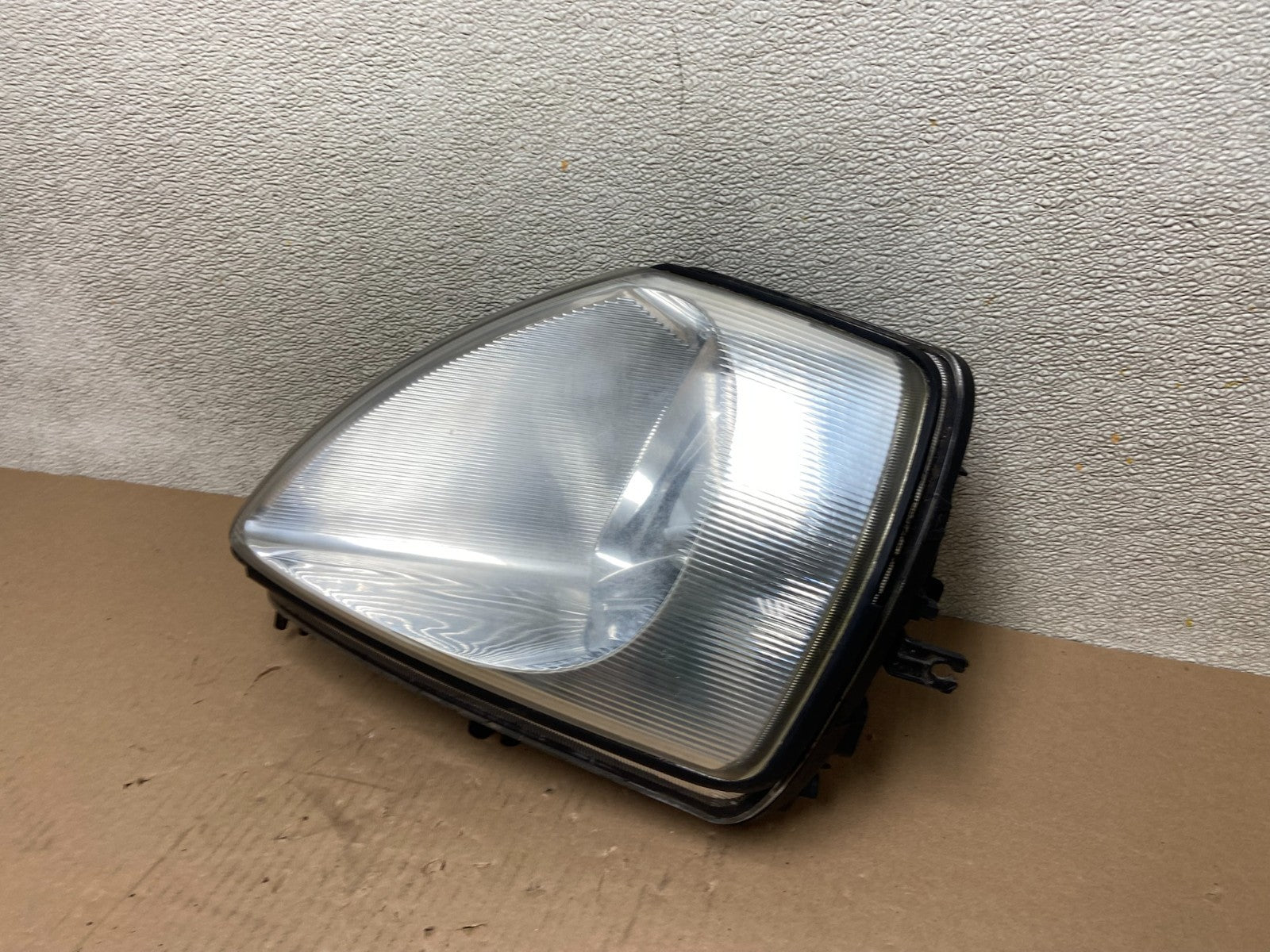 2000 - 2005 Mitsubishi Eclipse Right Passenger RH Side Headlight AB5909 DW1