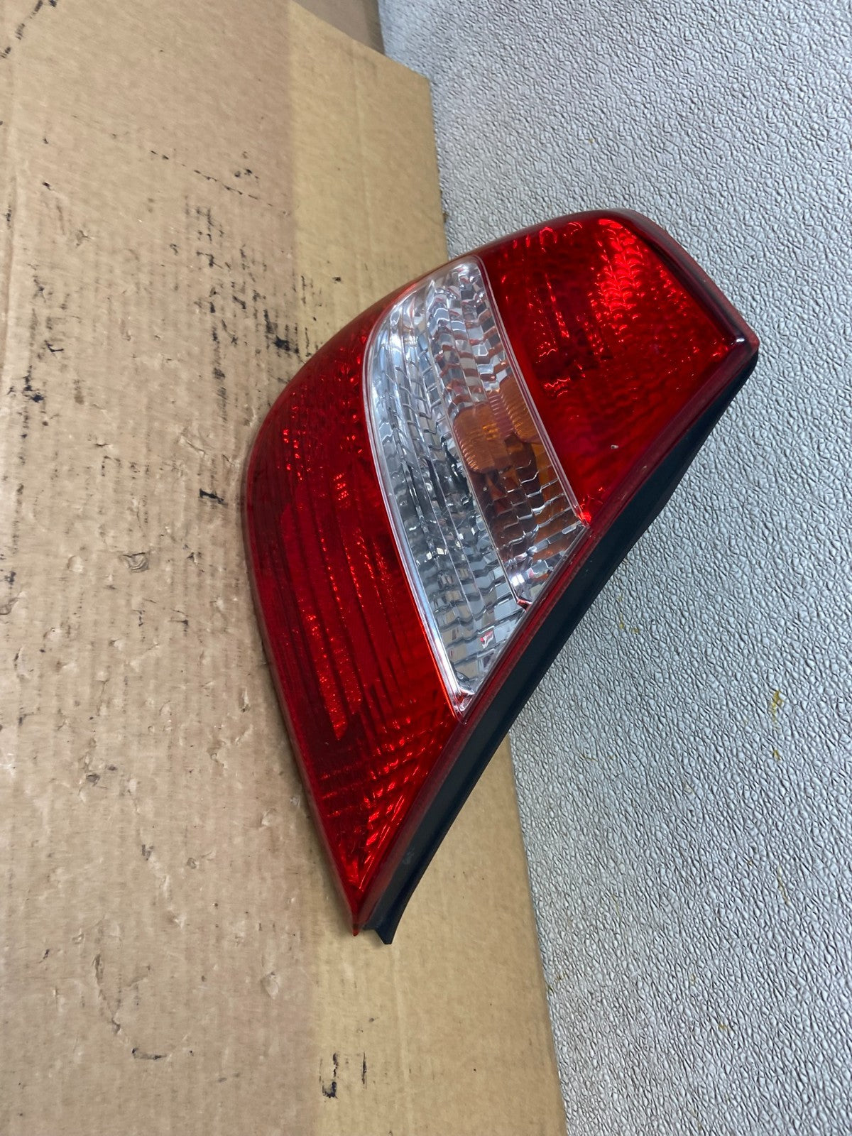 2002 2003 2004 Toyota Camry Left Driver LH Side Tail Light AB5286 LK1
