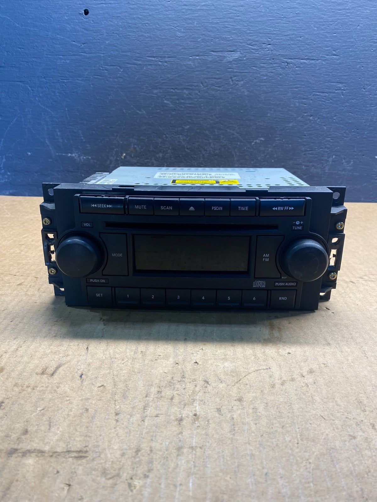 2005 2008 Jeep Dodge Chrysler Screen Display CD Player Satellite Radio AC6933 DG0