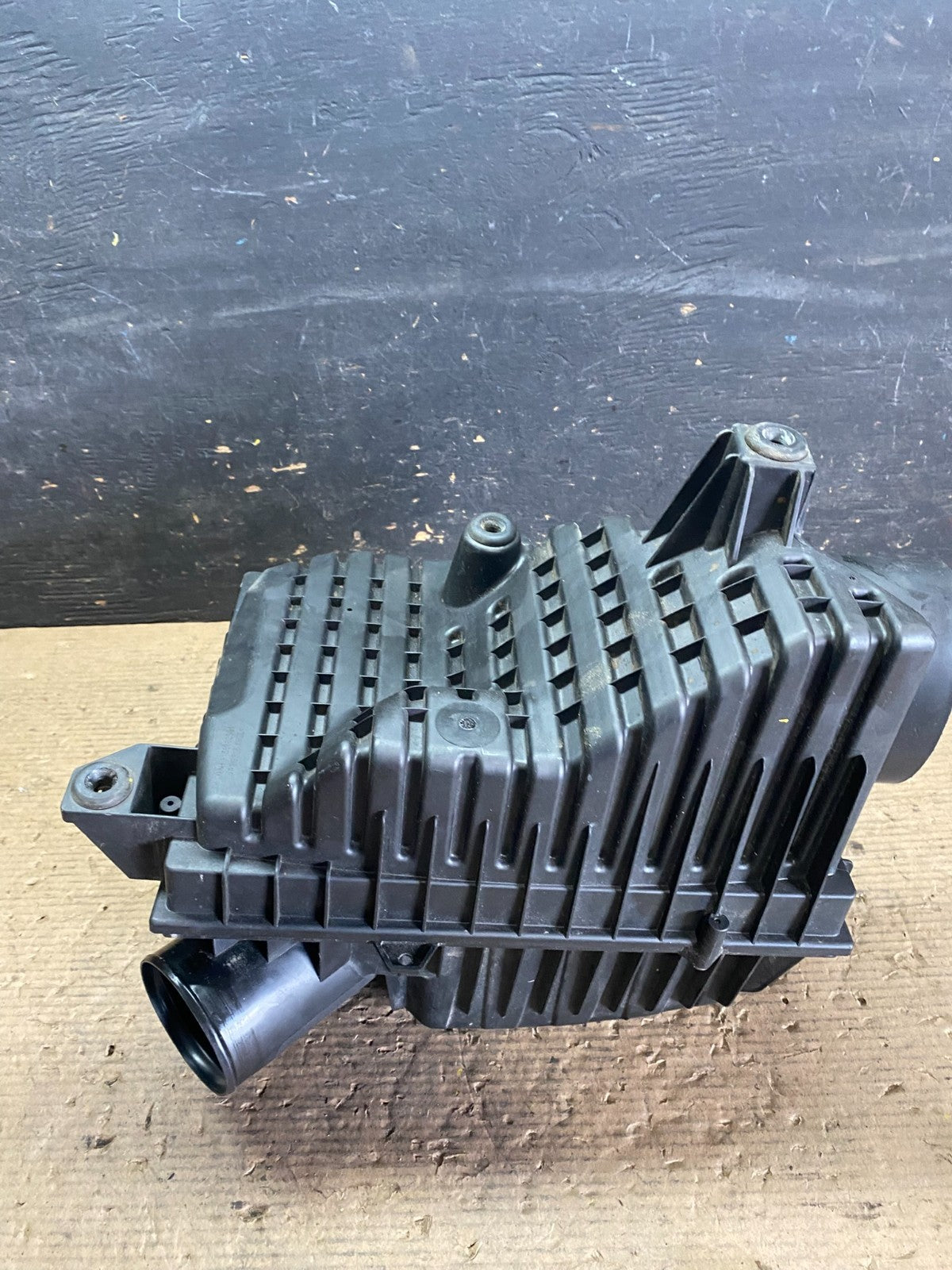 2018 to 2024 Buick Enclave Air Cleaner Filter Box Housing S3563 DG8