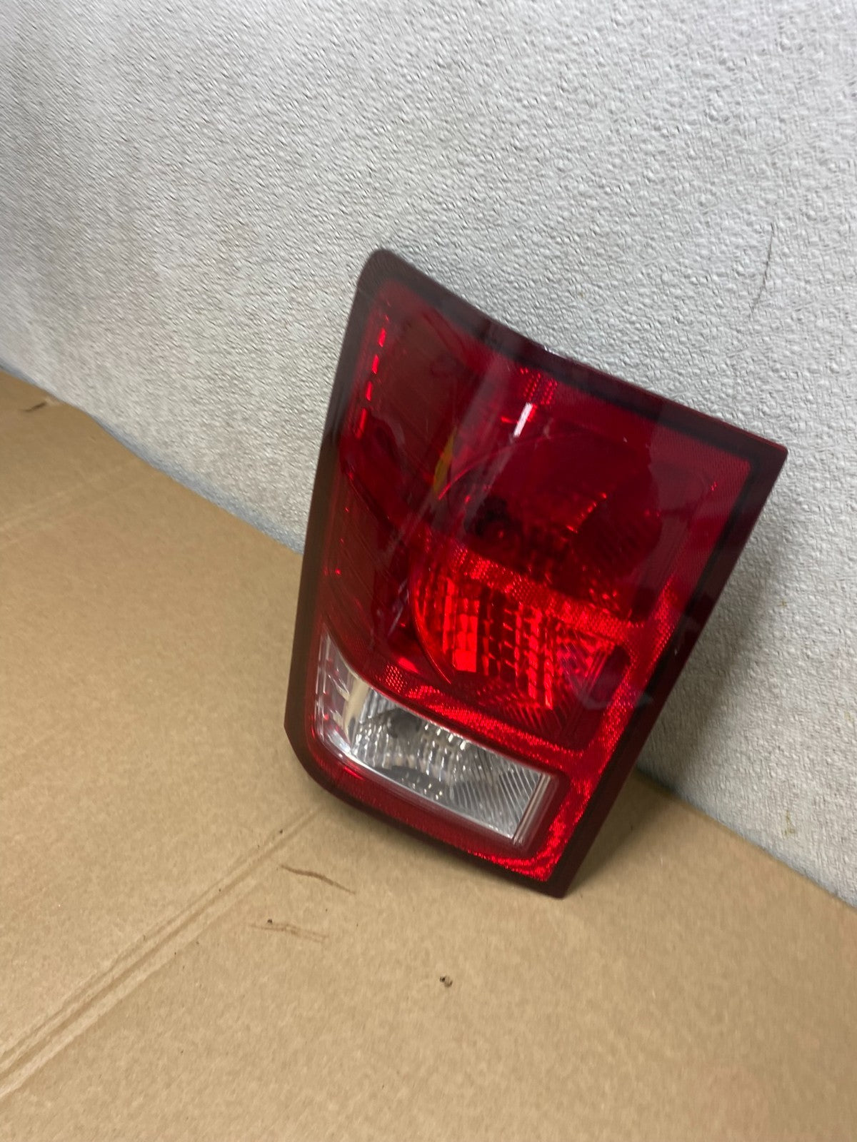 2007 2008 2009 2010 Jeep Grand Cherokee Left Driver Lh Tail Light Oem V0943 DW1