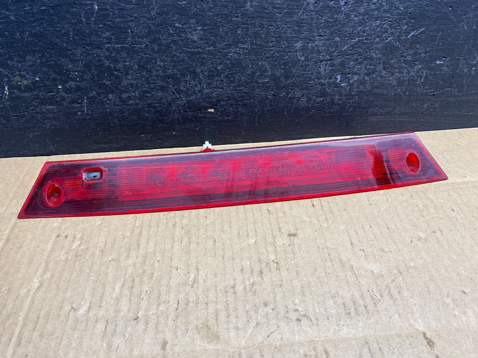 2007 to 2011 Ford Edge Rear Third Brake 3rd Light Lamp AD5102 DG0