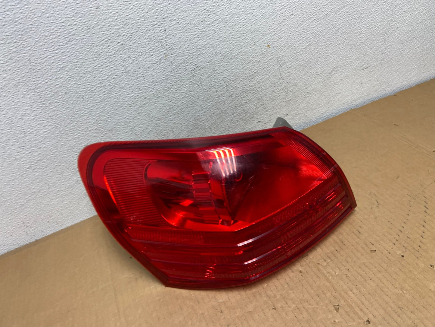 2008 to 2015 Nissan Rogue Left Driver Lh Side Tail Light AD0852 LK2