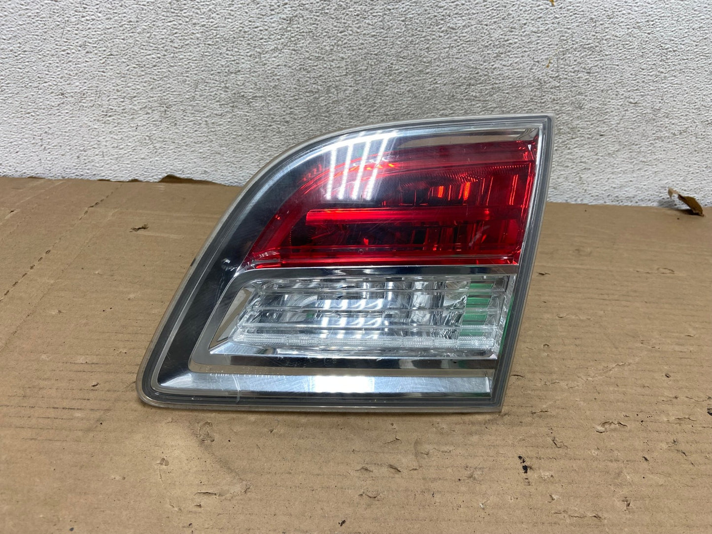 2007 2008 2009 Mazda Cx-9 Right Passenger Rh Side Inner Tail Light AG8167 LK0