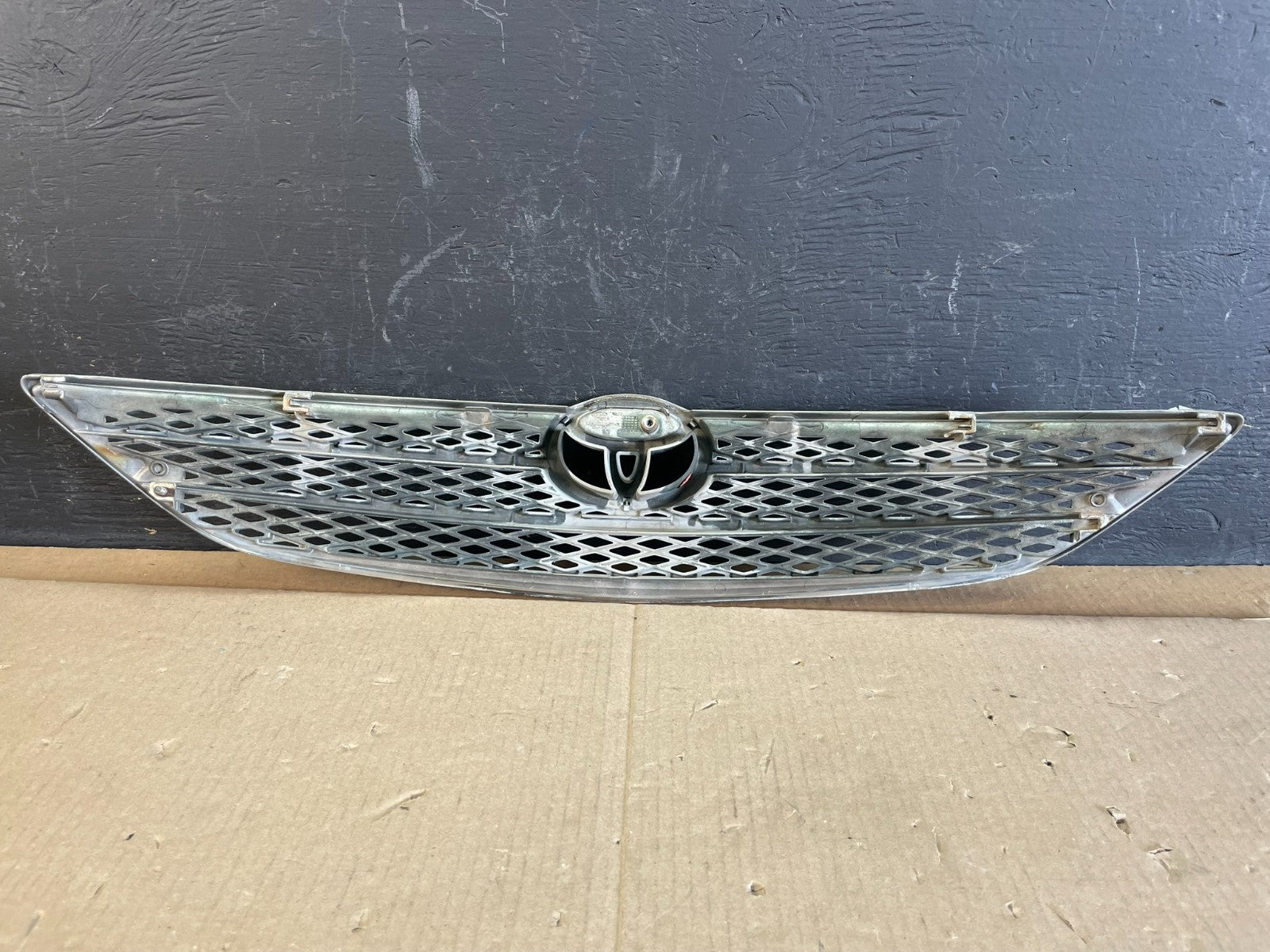 2002 2003 2004 Toyota Camry Front Upper Grill Grille AC1863 DG5