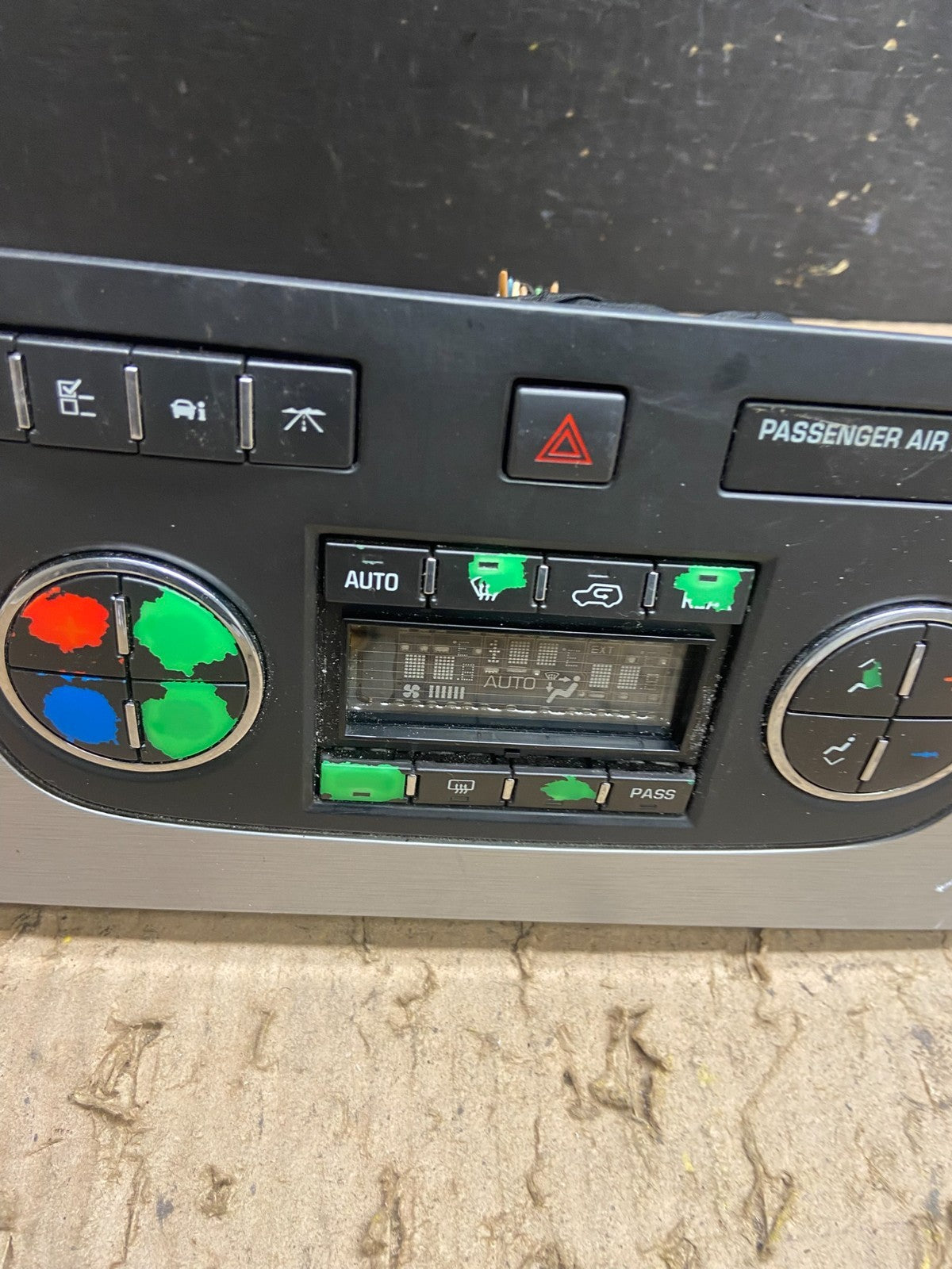 2007 - 2012 GMC Acadia A/C Heater Climate Control Radio Panel Bezel OEM T8848 DG1