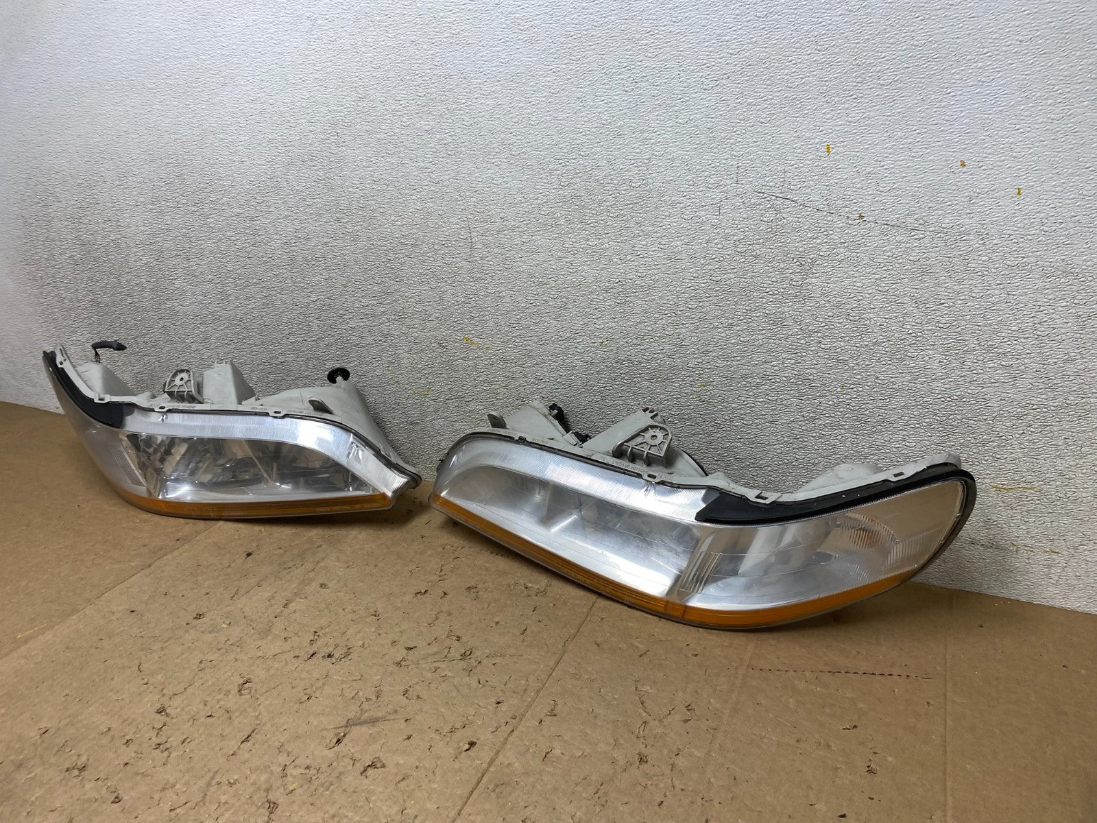 1998 to 2002 Honda Accord Left+Right Set Side Headlights W9303 DW1