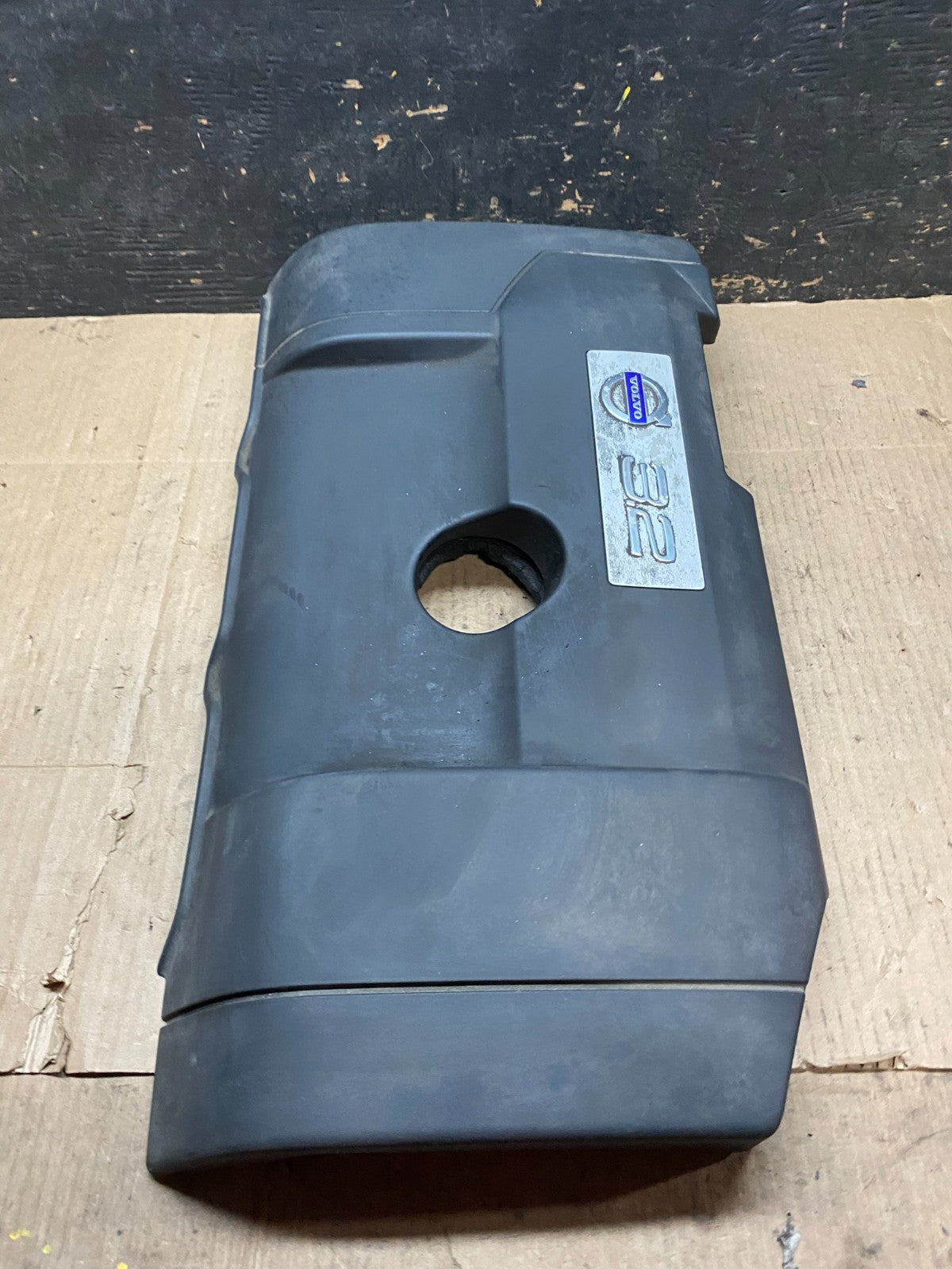 2007 to 2014 Volvo XC90 OEM 3.2L Upper Top Engine Motor Dust Cover Oem U6324 DG2