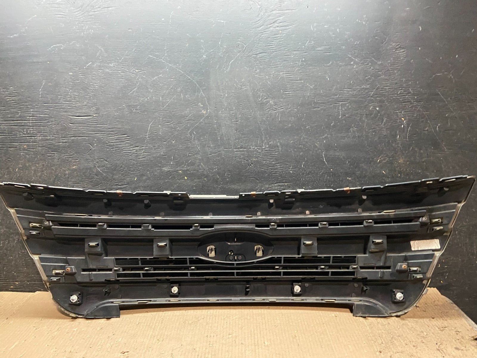 2011 to 2015 Ford Explorer Upper Front Grill Grille Oem W5732 DG11