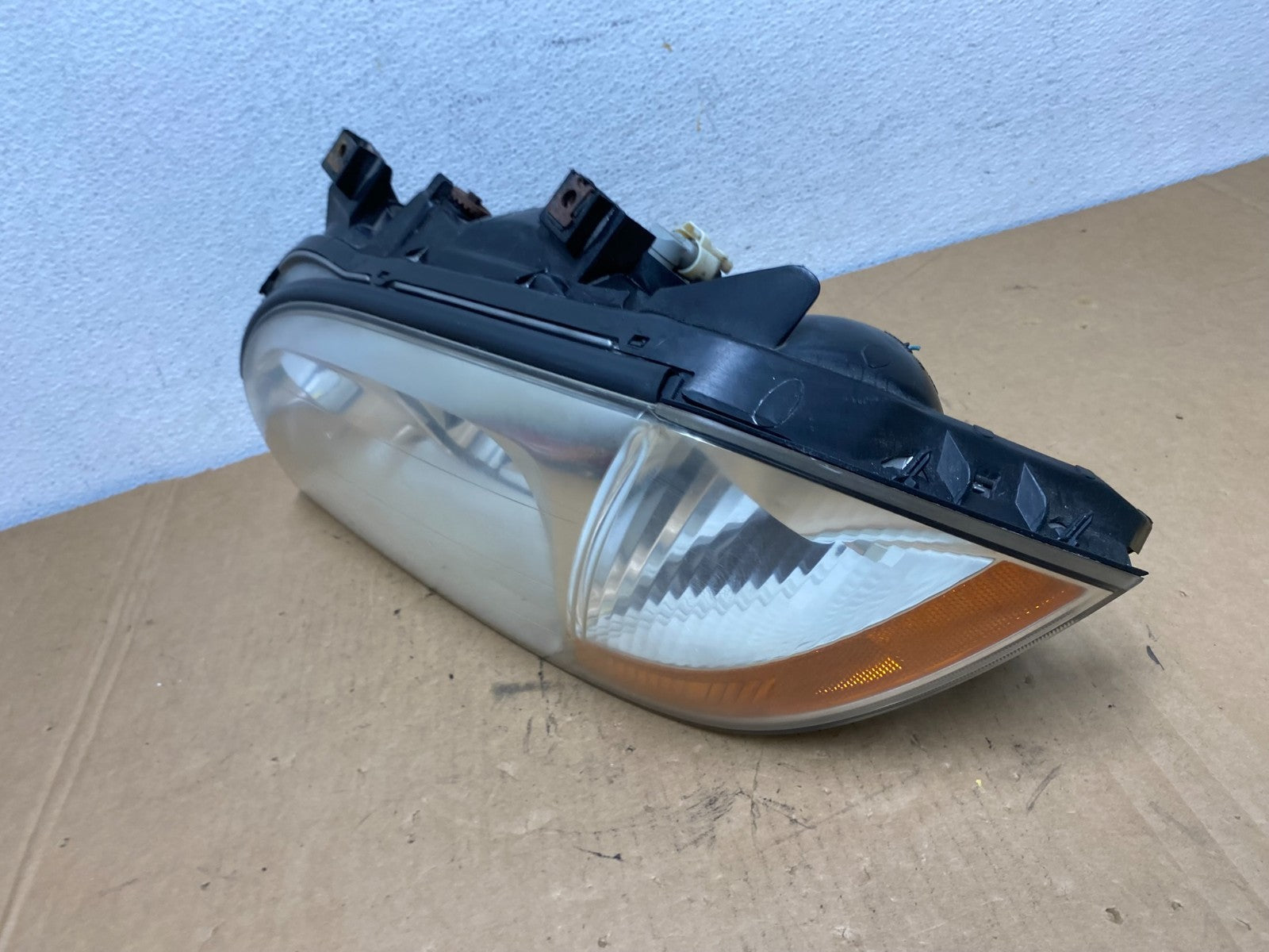 2001 to 2003 Acura MDX Left Driver LH Halogen Headlight AD2757 DW1