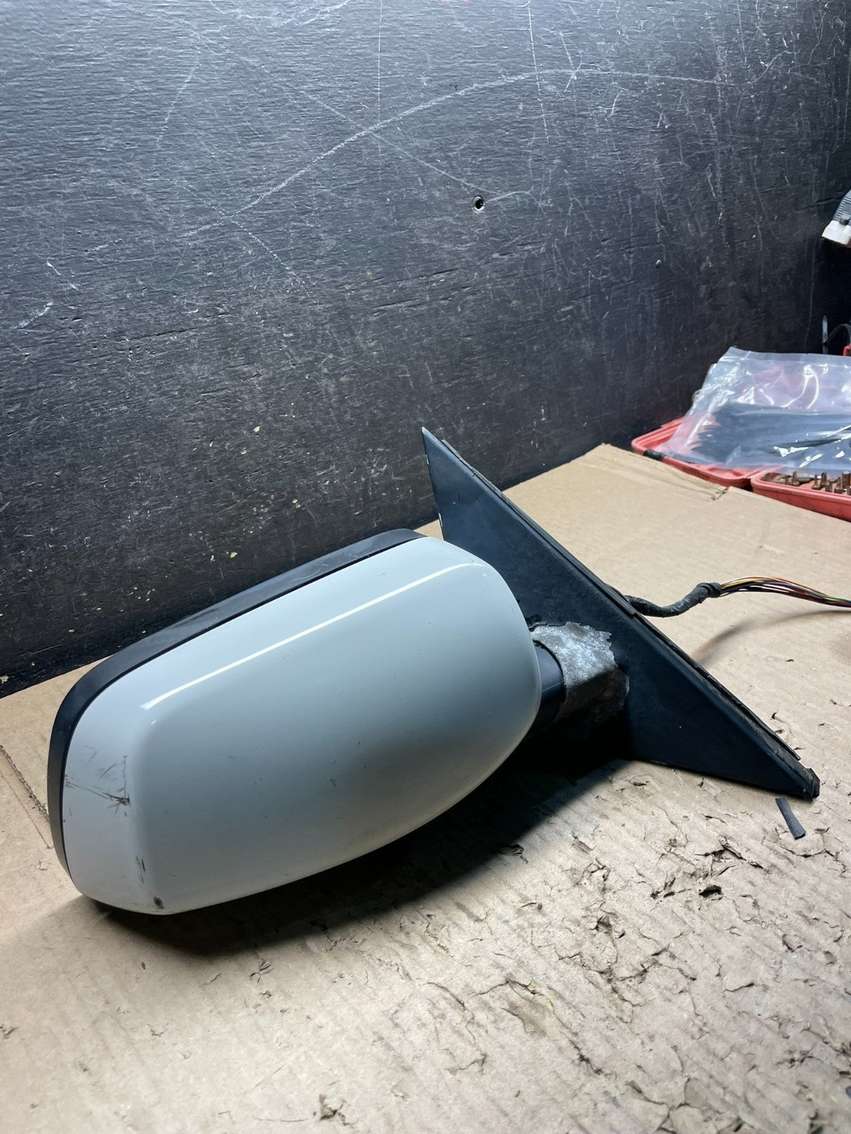 2004 - 2006 BMW 5-Series 525i 530i right Driver RH Door View Mirror V8862 DG2