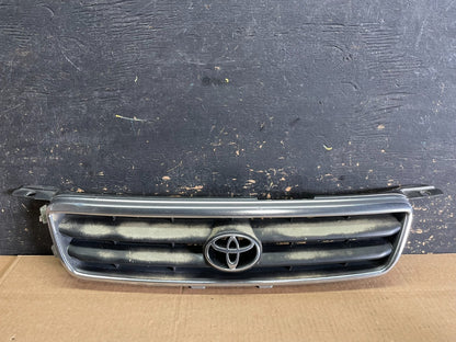 2000 to 2001 Toyota Camry Grille Chrome Shell w/ Black Insert AA8957 DG0
