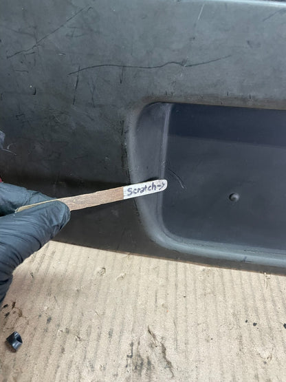 2000-2004 Volvo V40 Center License Plate Trim Panel Tail Inner Light L9386 DG6
