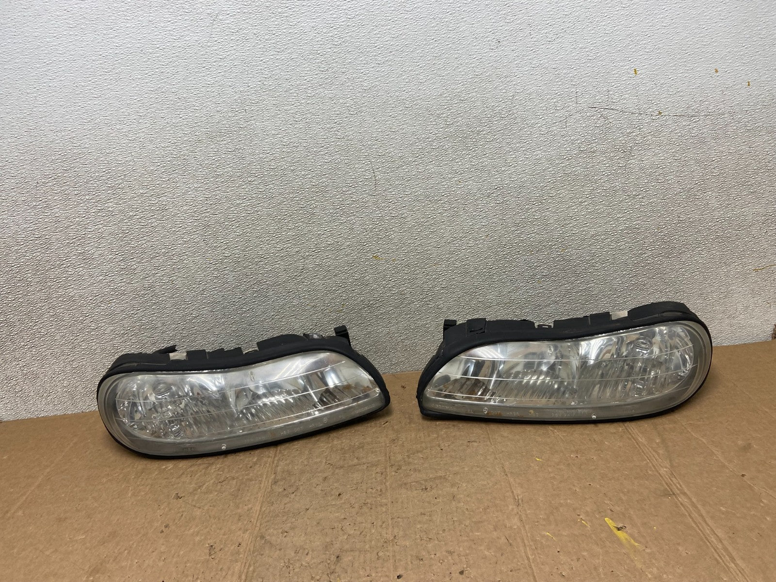 1997 to 2003 Chevrolet Malibu Left+Right Side Headlights AA2678 PS0