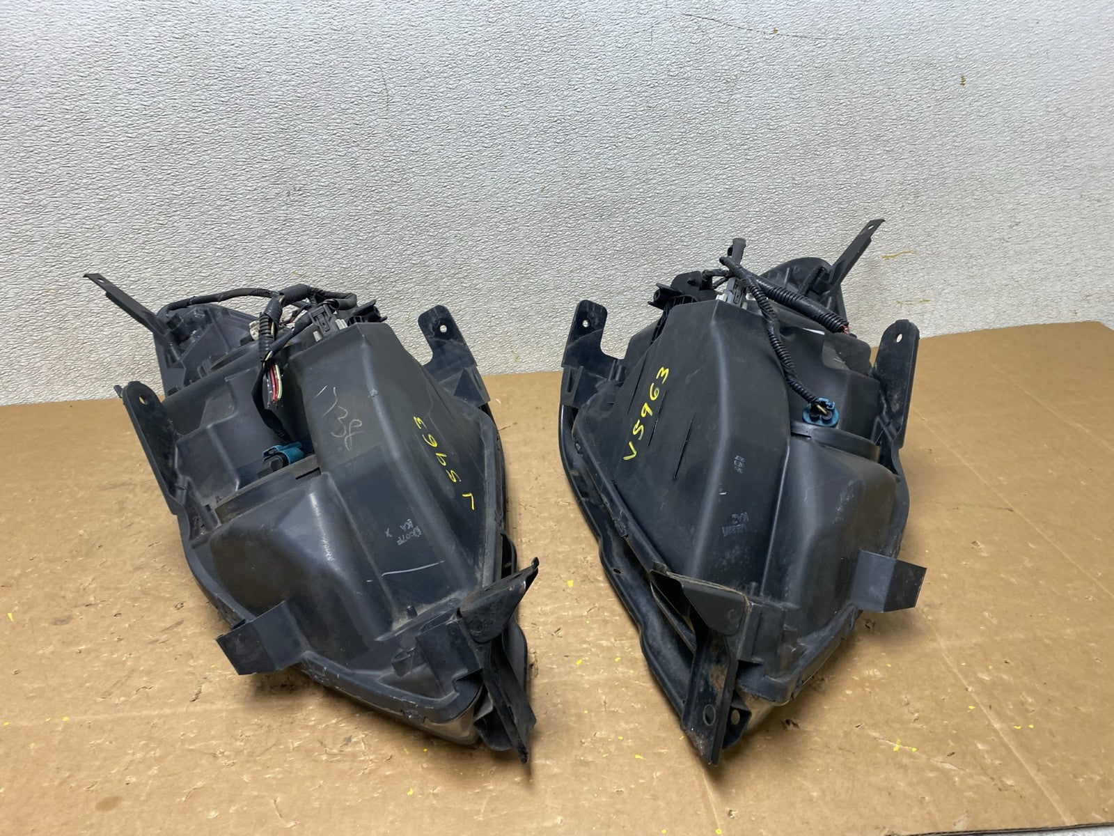 2005 2006 2007 Honda Odyssey Left+Right Set Halogen Headlights V5963 DW13