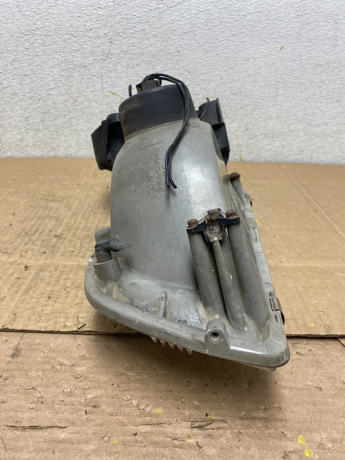1996 to 1998 Mazda MPV Right Passenger RH Headlight OEM O5887 DW9