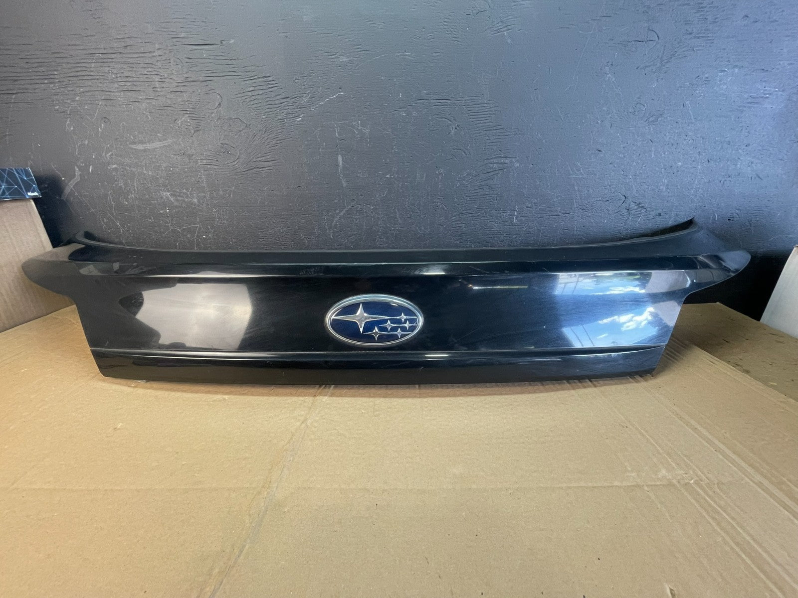 2010-2014 Subaru Outback Rear Liftgate Trunk Panel Trim Molding ac9686 DG0