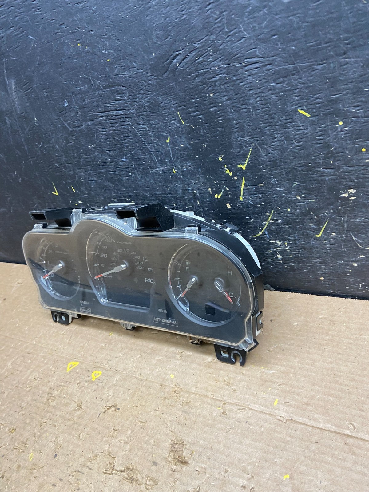 2011 2012  Ford Taurus Speedometer Instrument Cluster Gauges W3389 DG3