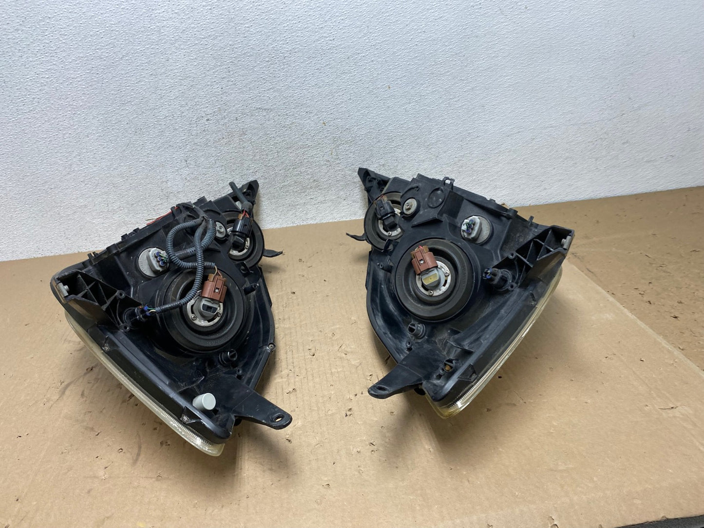 2004 2005 Toyota Sienna Driver Left+Right Set Side Halogen Headlights AE8762 LK10