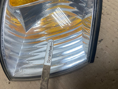 2001 to 2003 Toyota Sienna Turn Signal Right Passenger RH Lamp AF7039 DW3