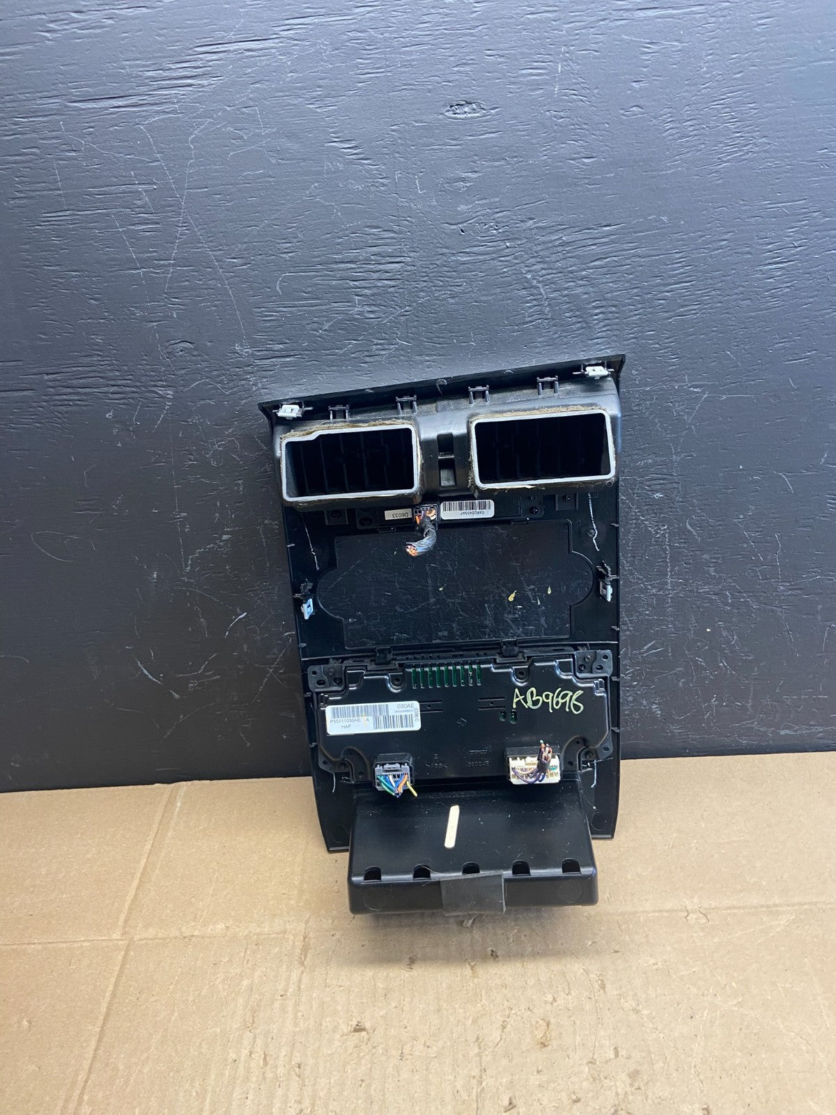 2005 - 2007 Dodge Charger Dash Climate Temperature Control Radio Bezel AB9698 DG5