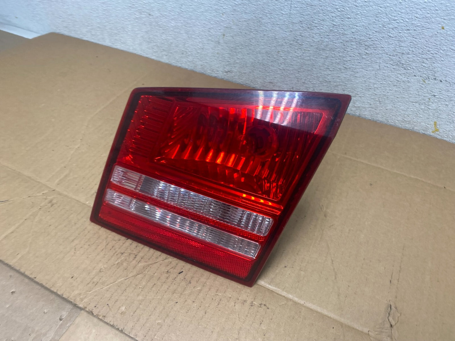 NO LED 2009-2011 Dodge Journey Right Passenger side Tail Light Inner Oem M08031