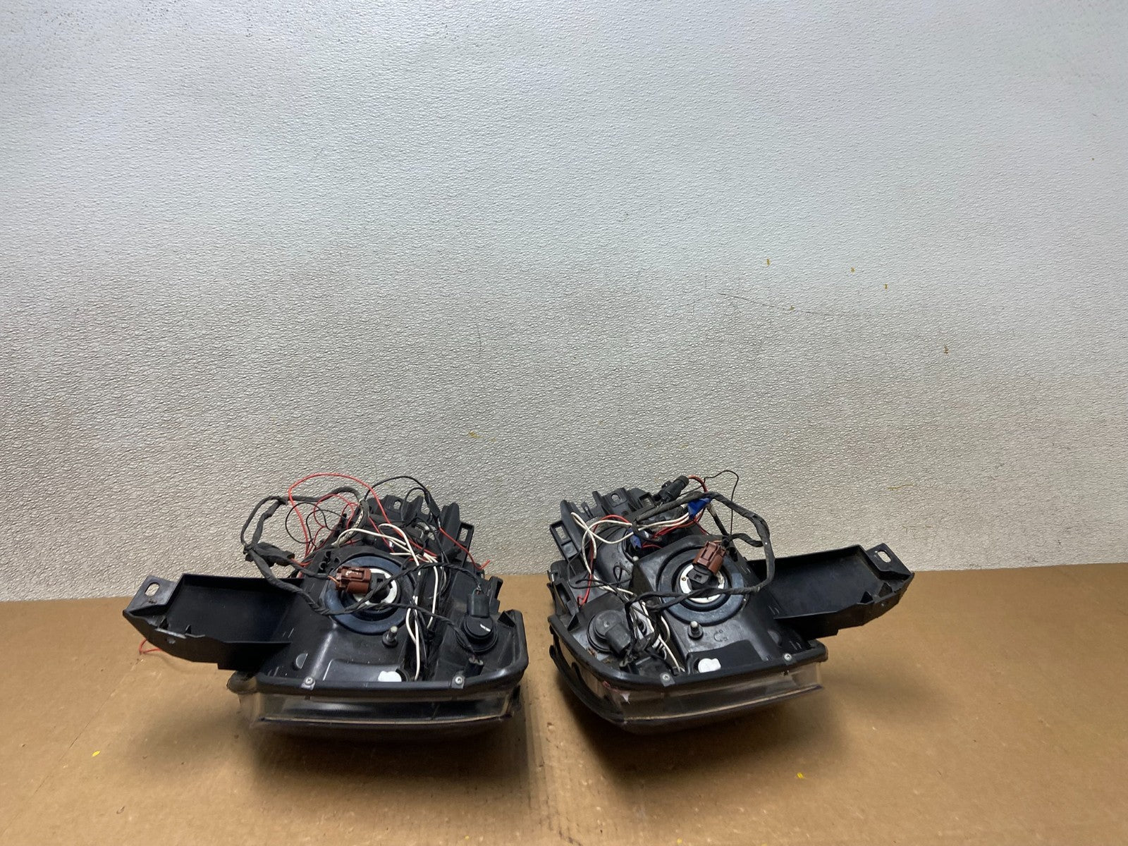 2004 to 2007 Nissan Armada Left+Right Side Set LED Black Headlights Z7025 DG9