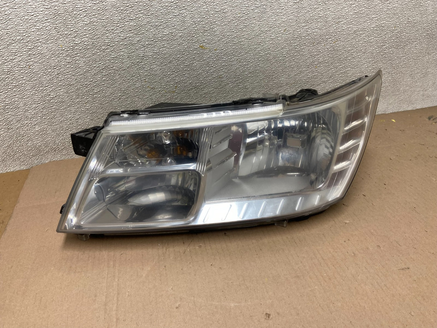 2009 to 2017 Dodge Journey Headlight Left Driver Lh Side Halogen AA0273 DW0