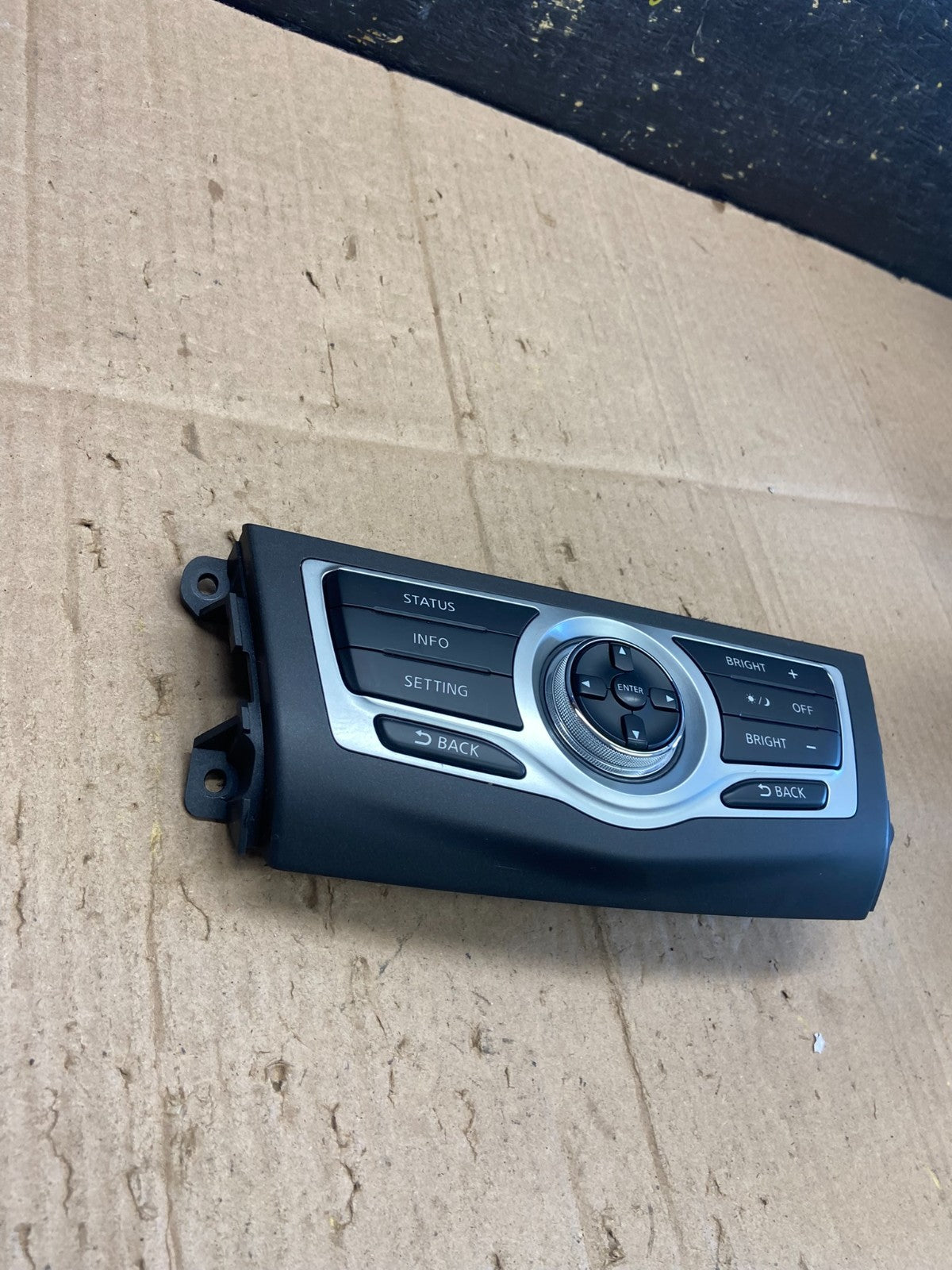 2009-2014 Nissan Murano AM FM Radio CD Control Panel AA8062  DG2