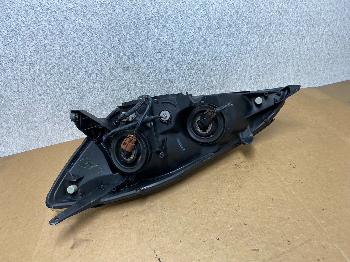 2004-2005 Toyota Sienna Right Passenger Halogen Headlight AE3168 DW5