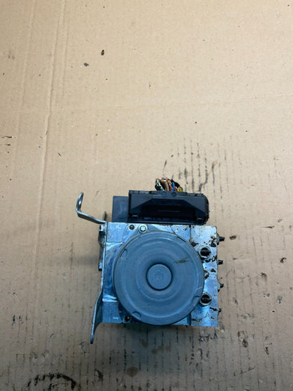 2007 to 2013 BMW 328i ABS Anti-Lock Brake Pump 6768550 v1975 DG5