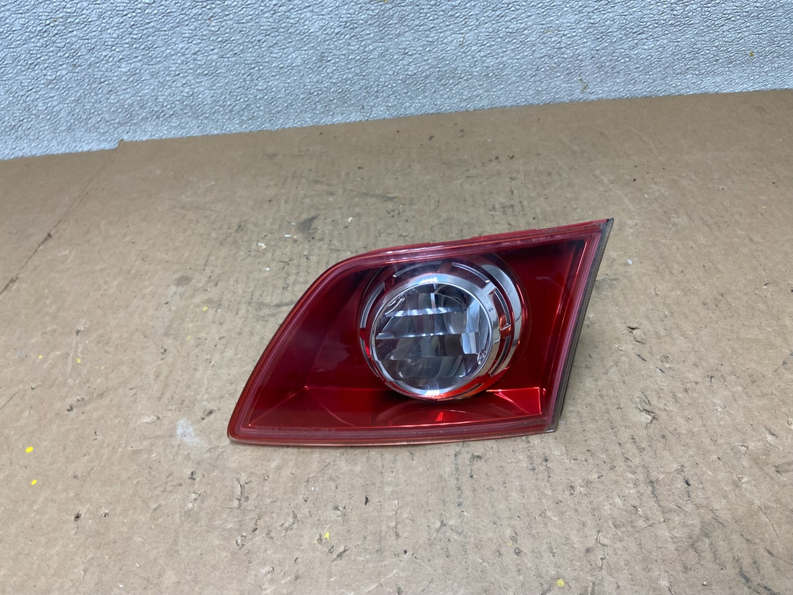 2003-2005 Infiniti FX35 FX45 Right Passenger Red Inner Tail Light OEM Z7805 DW0