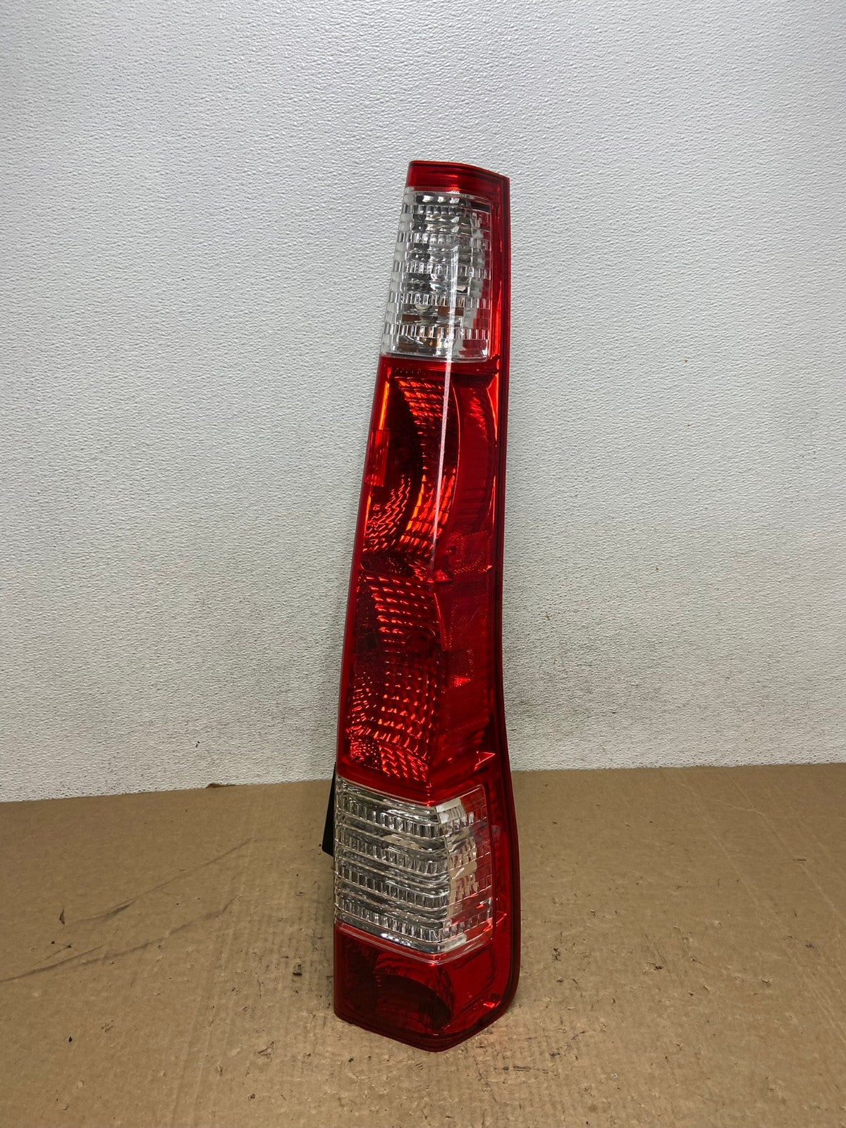 2005 to 2006 Honda Cr-v Crv Right Passenger Side Tail Light AG1191 LK0