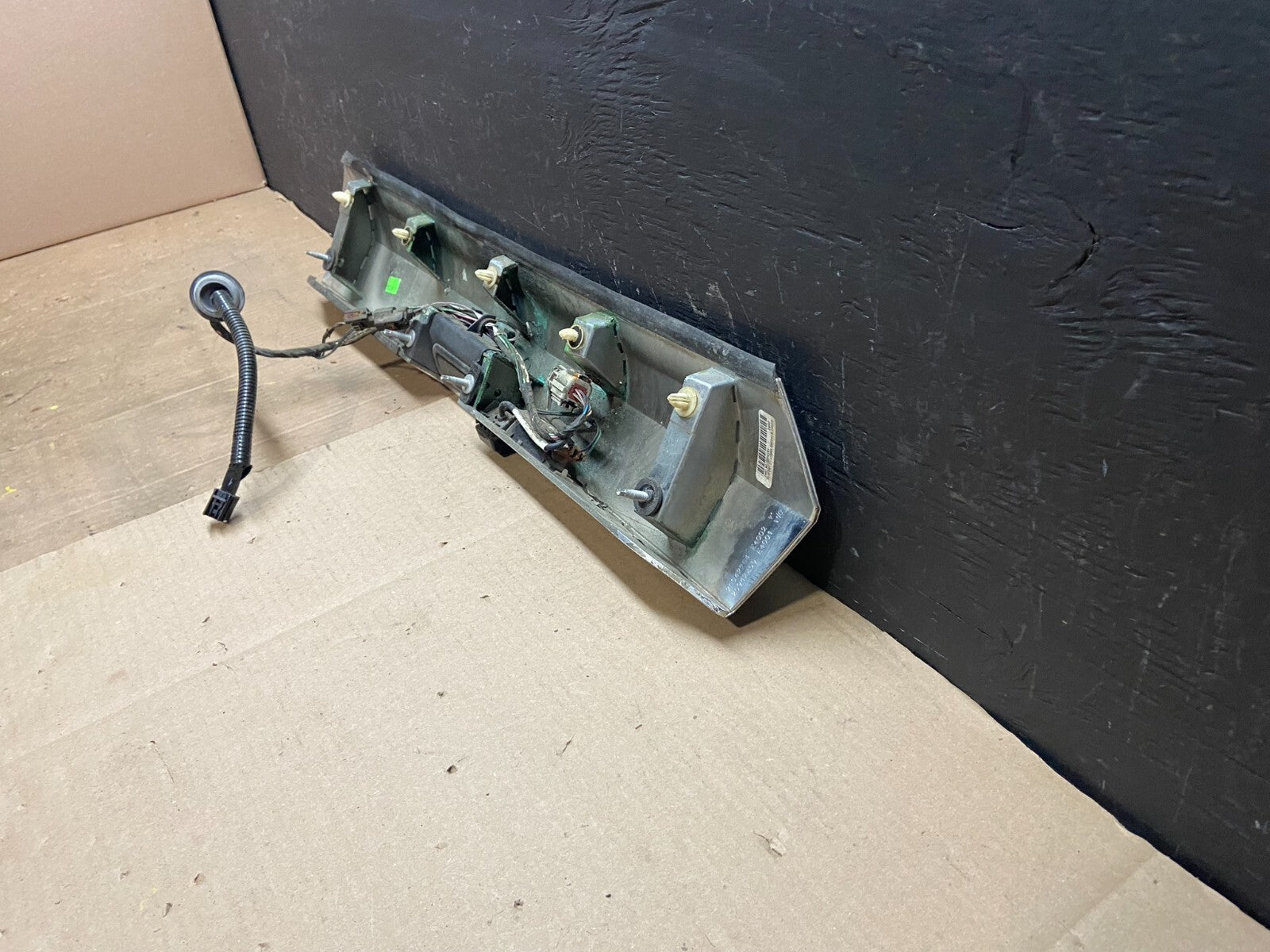 2011-2015 GMC Terrain Tailgate Chrome Finish Molding with Camera Oem E33146