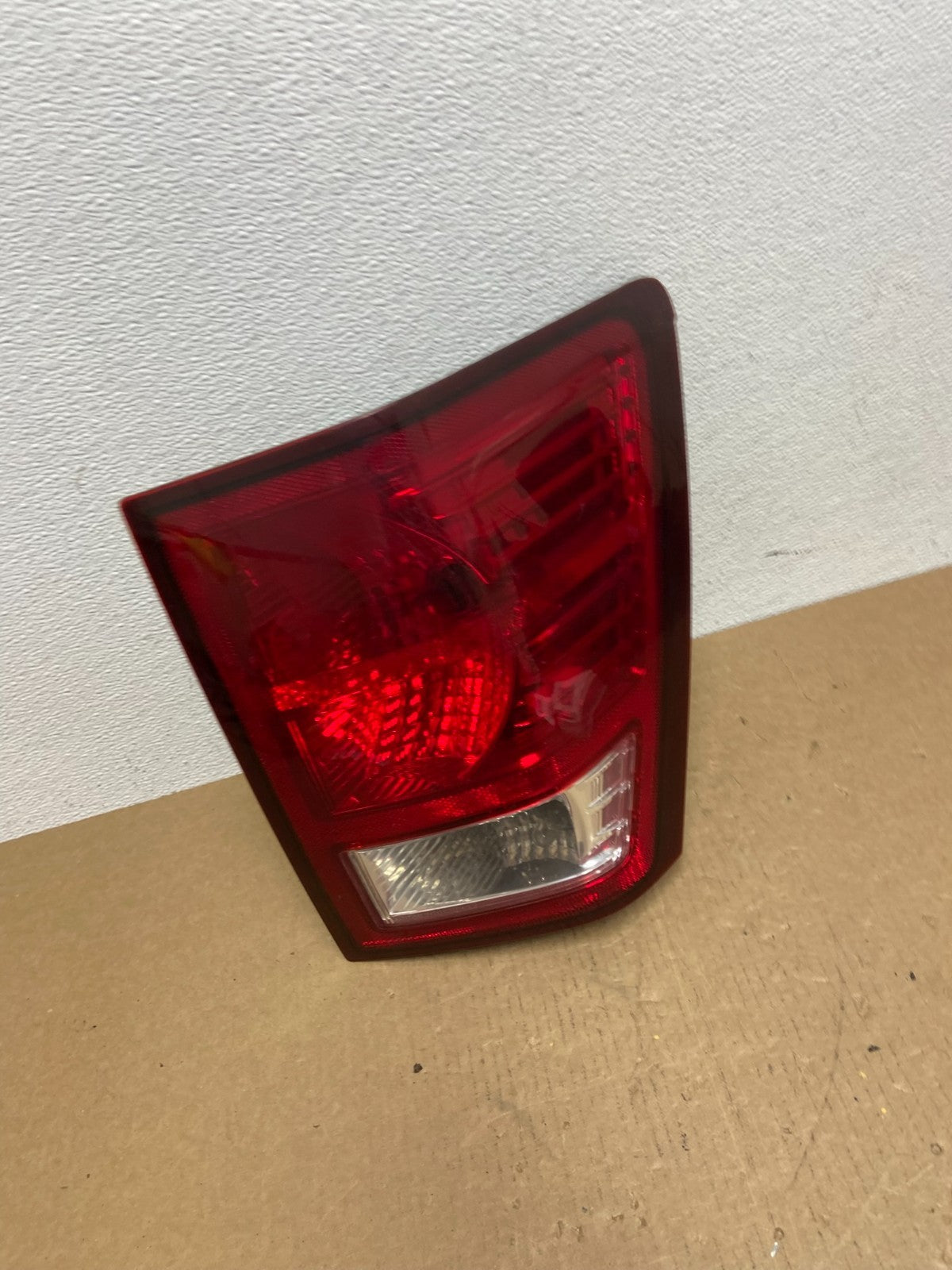 2007 2008 2009 2010 Jeep Grand Cherokee Right Passenger Tail Light Oem AC1125 DW2