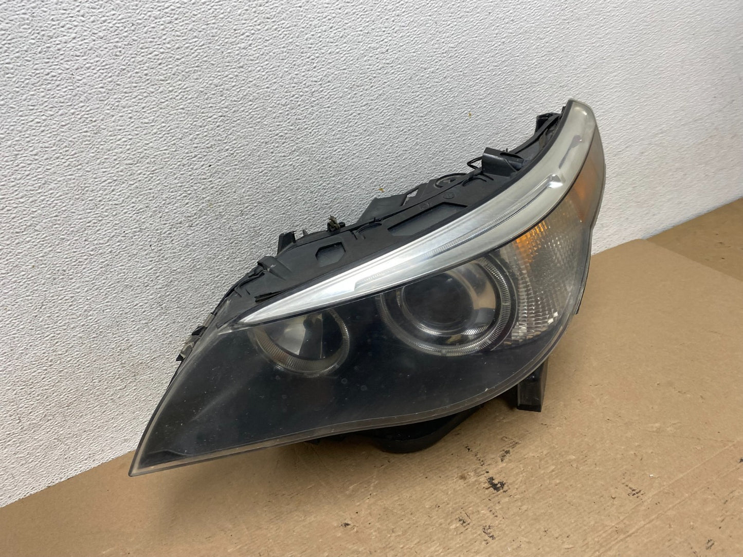 2004 to 2007 BMW 525i 5 Series Headlight Left Driver LH Xenon AFS AF4720 DW2