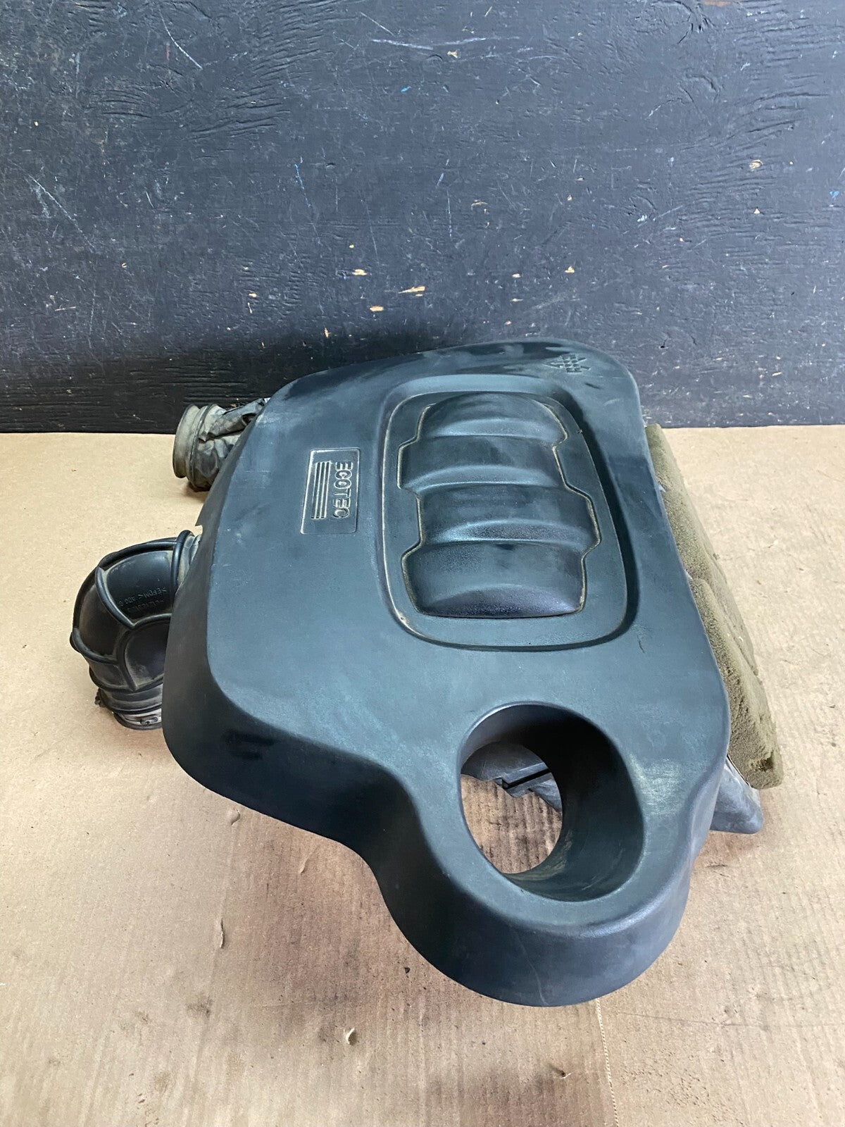 2006 to 2011 Chevrolet HHR Engine Motor Cover Shield n5440 DG3
