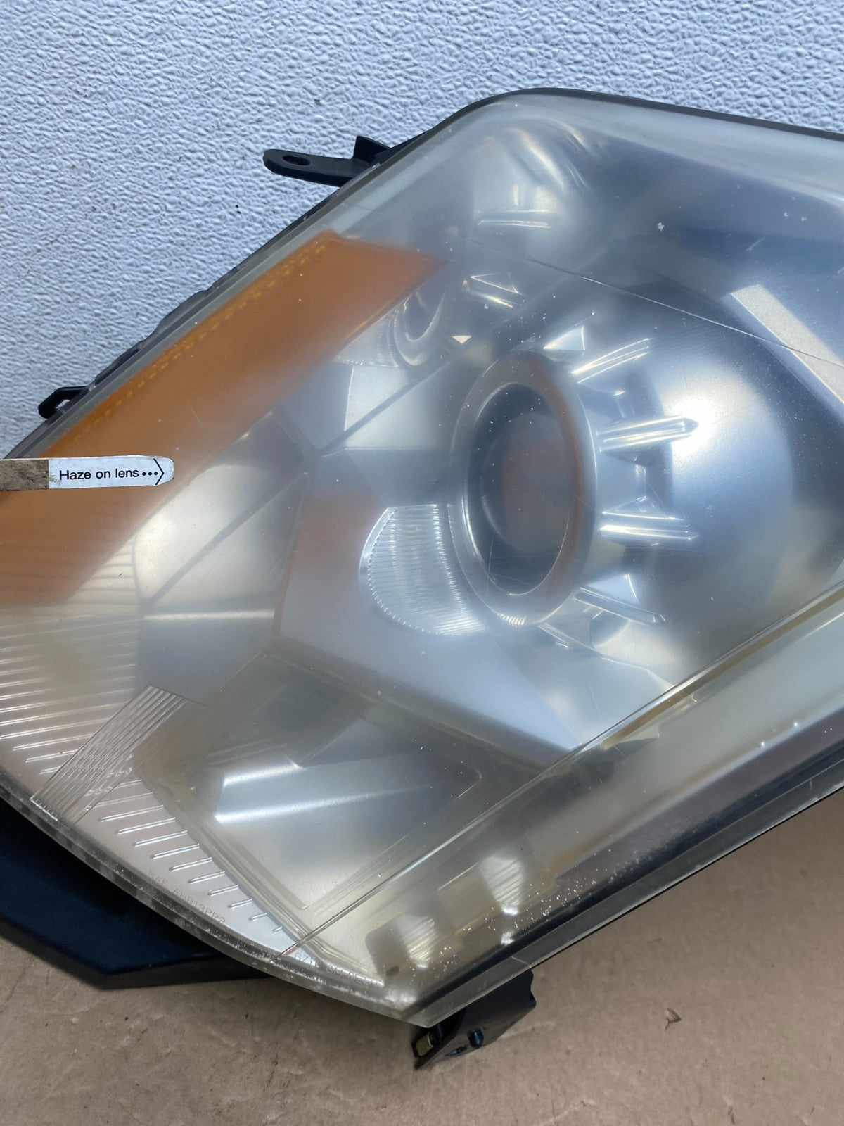 Halogen 2010 to 2016 Cadillac SRX Left Driver LH Side Headlight AE6762 DW4