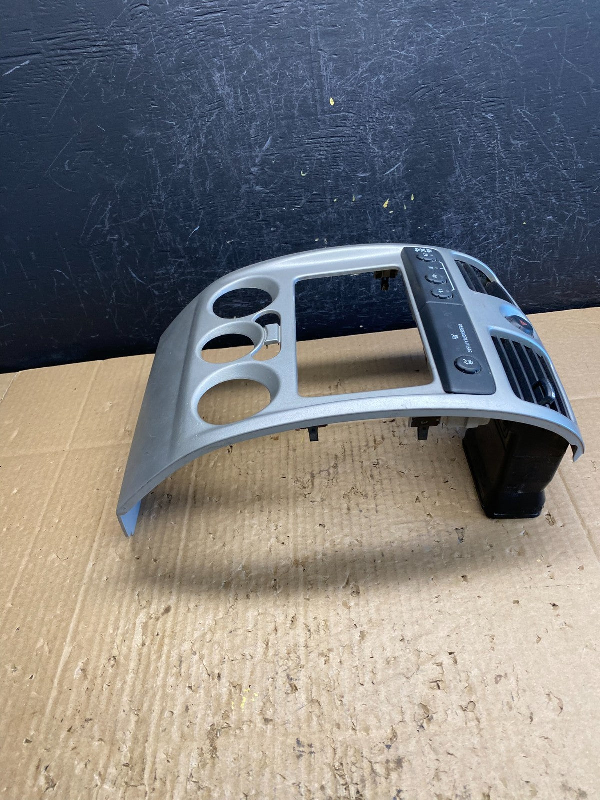 2004 to 2008 Chevrolet Colorado Radio Climate Dash Bezel Trim Panel AC9648 DG2