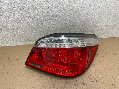 2008 2009 2010 BMW 5 525i 530i Right Passenger Rh Tail Side Light Oem R9758 DW0
