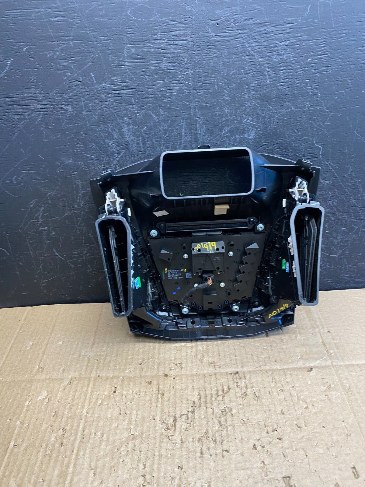 2013 to 2014 Ford Focus Center Radio Stereo Control Unit Trim AD1919 DG3