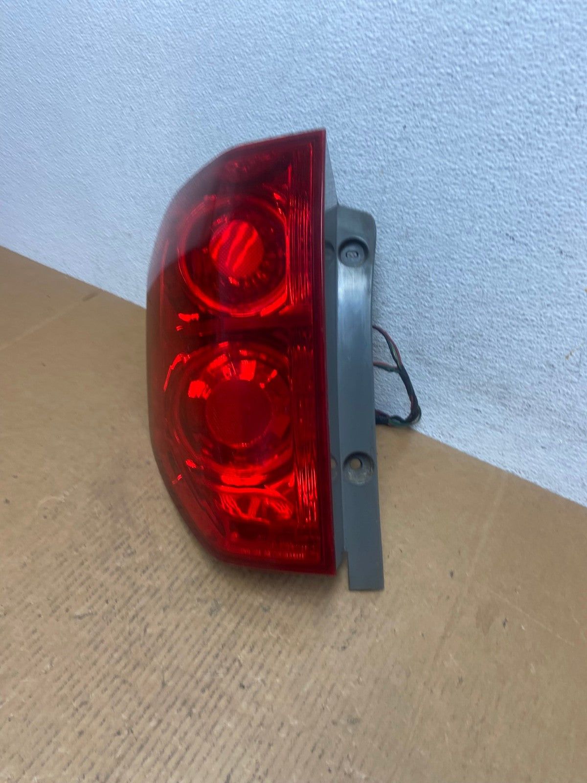 2003 2004 2005 Honda Pilot Left Driver LH Side Tail Light AE0540 LK1
