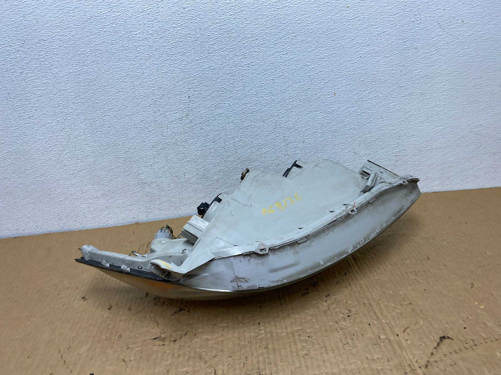 2002 2003 2004 Toyota Camry Left Driver Lh Side Halogen Headlight AC8136 DW8