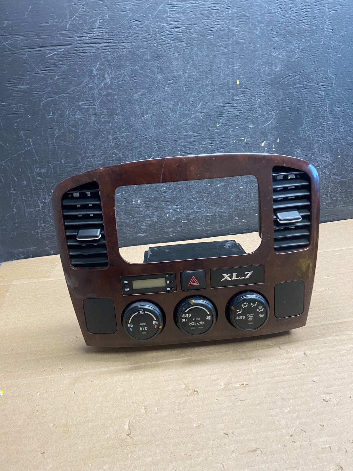 2003 to 2007 Suzuki XL-7 Grand Vitara Radio Bezel Climate Control Trim AG5185 DG0